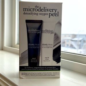 Philosophy The Microdelivery Detoxifying Oxygen Peel.